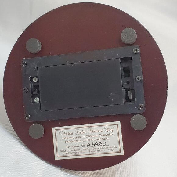 Thomas Kinkade's Victorian Lights Christmas Day Celebration of Lights Collection - Picture 8 of 13